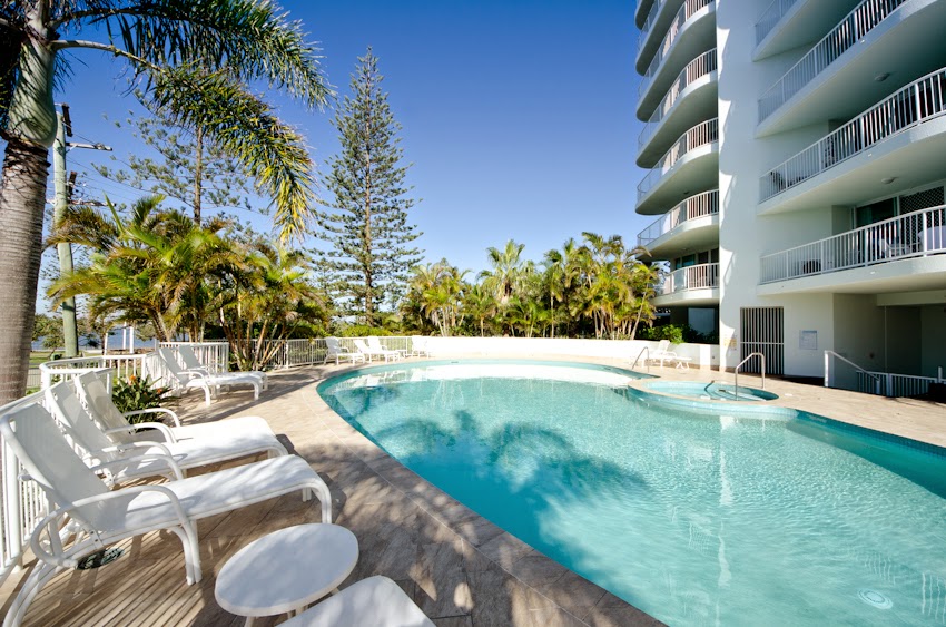 Crystal Bay Resort | lodging | 182 Marine Parade, Southport QLD 4215, Australia | 0755612200 OR +61 7 5561 2200