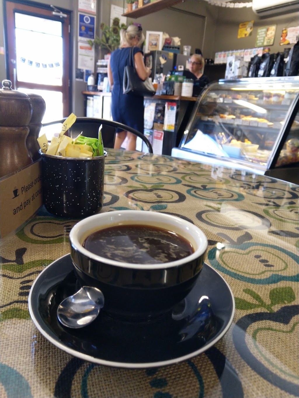 Wholesome Blend | cafe | 321 Clarinda St, Parkes NSW 2870, Australia | 0268635768 OR +61 2 6863 5768