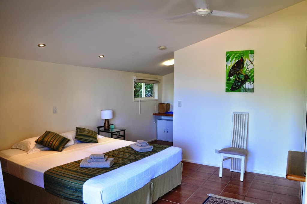 Kookas Bed & Breakfast | 40 Hutchinson St, Edge Hill QLD 4870, Australia | Phone: (07) 4053 3231