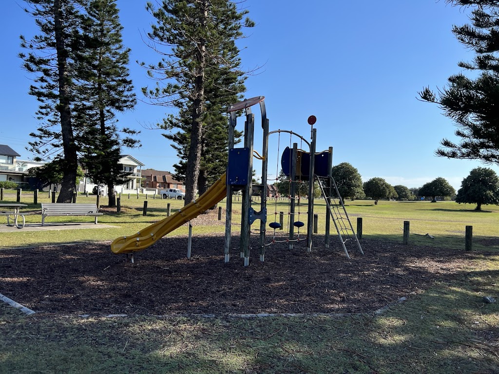 Pitt Street Reserve Playground | 10 Wharf Cres, Stockton NSW 2295, Australia | Phone: (02) 4974 2000