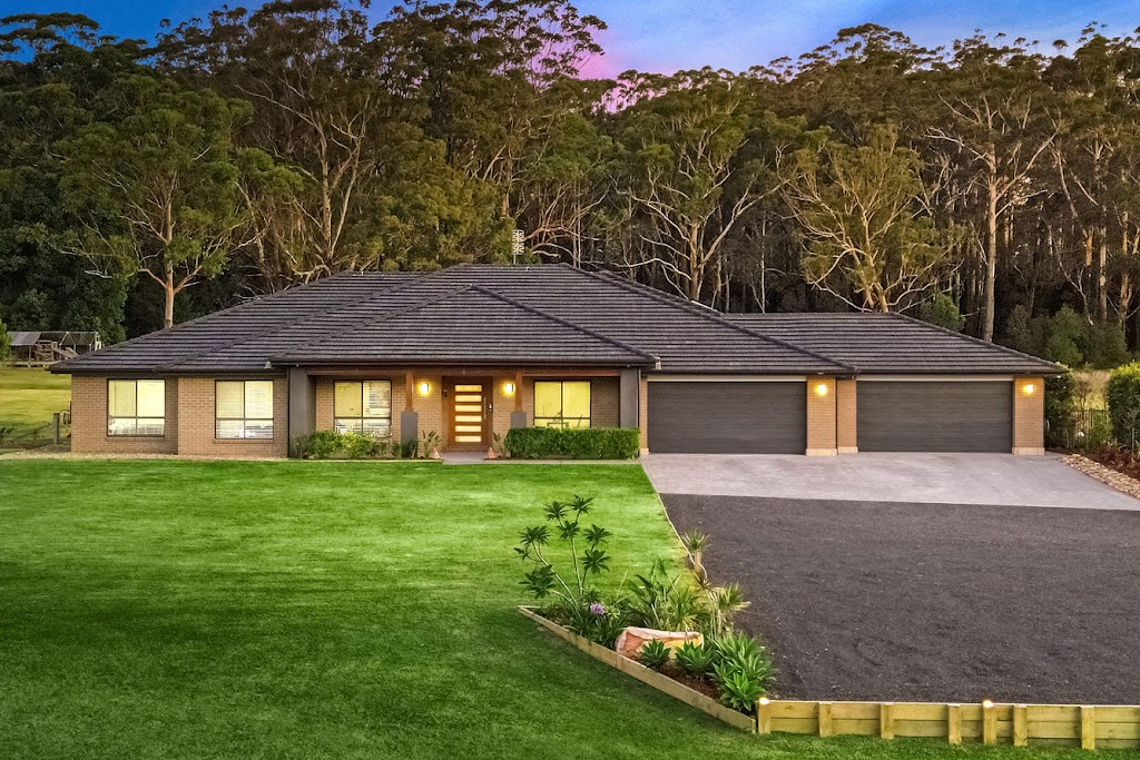 ellen property | 715 The Scenic Rd, MacMasters Beach NSW 2251, Australia | Phone: 0403 222 447