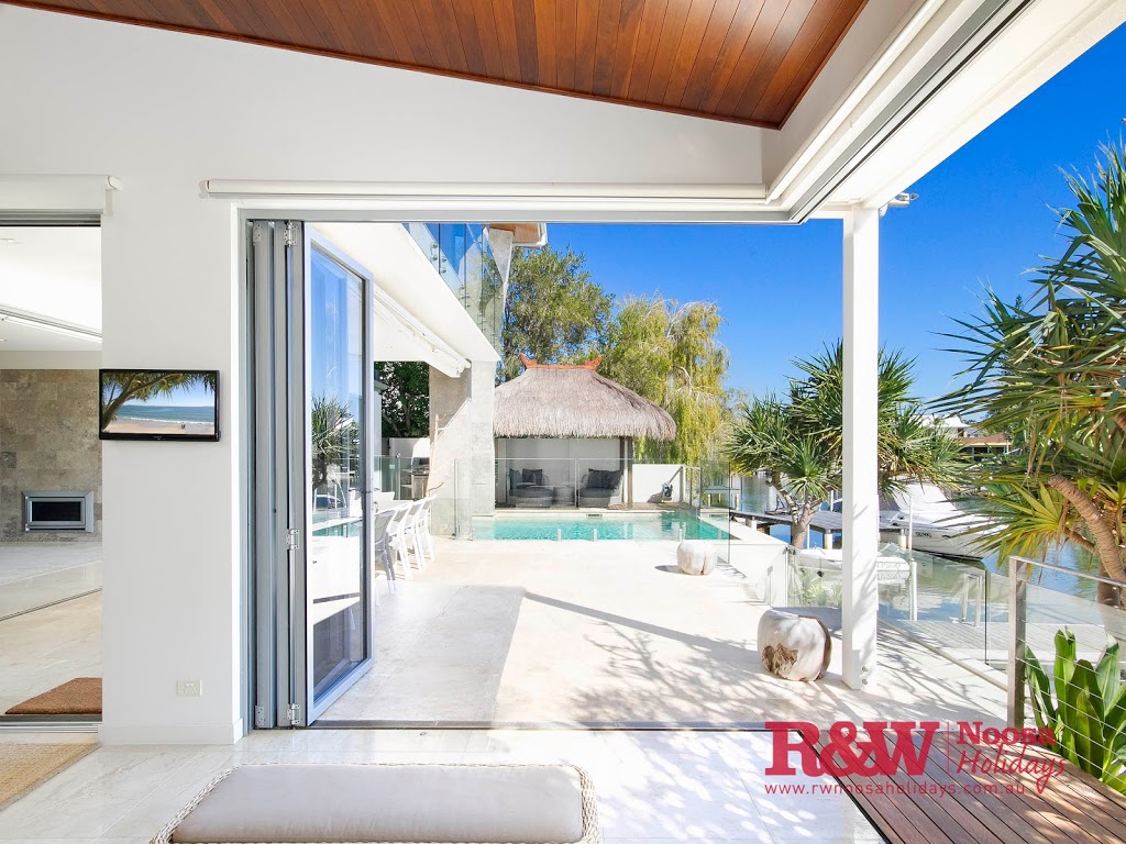 24 Mossman - RW Noosa Holidays | 24 Mossman Ct, Noosa Heads QLD 4567, Australia | Phone: (07) 5448 0966