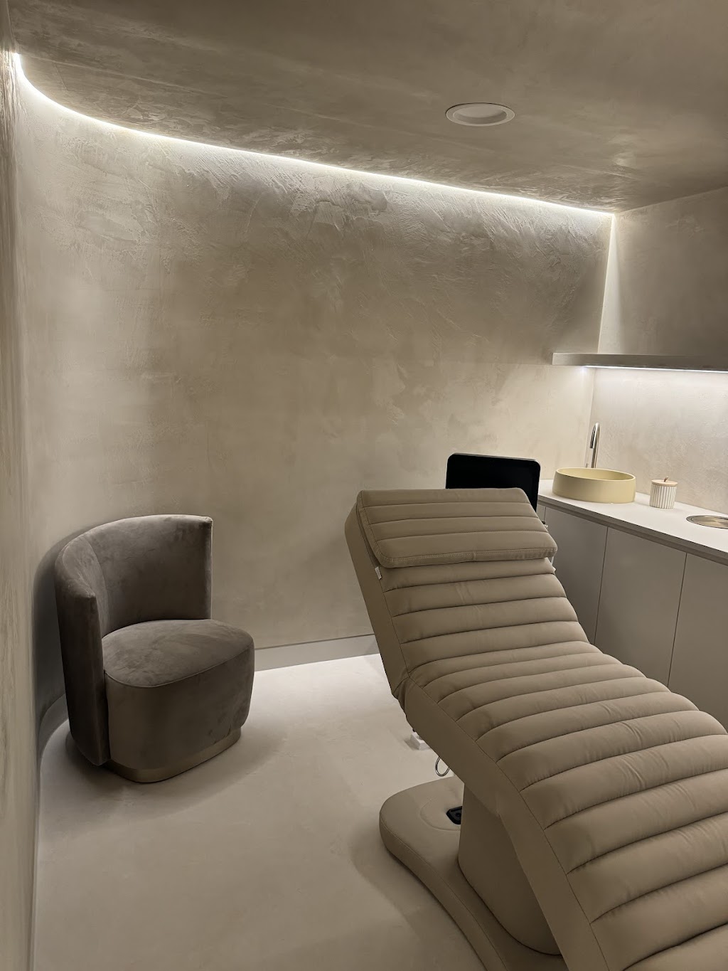 Aura by Aska - Aesthetics & Skin | Shop 15/930 Old Northern Rd, Glenorie NSW 2157, Australia | Phone: 0410 429 763