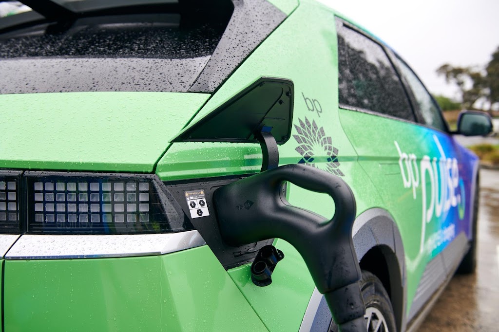 BP Pulse Charging Station | John Renshaw Dr, Beresfield NSW 2322, Australia | Phone: 1300 002 738