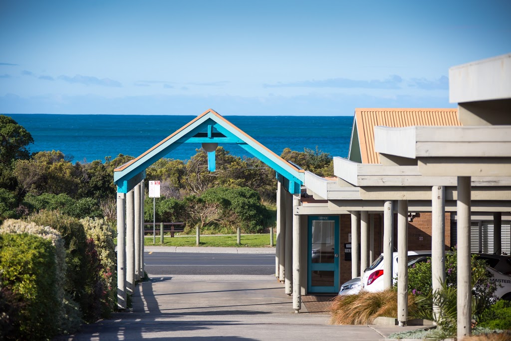 Beachfront Motel | 163 Great Ocean Rd, Apollo Bay VIC 3233, Australia | Phone: (03) 5237 6666