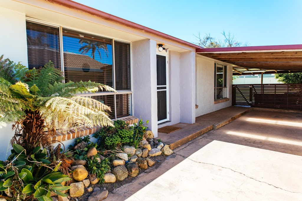 Sunbaker Beach House | lodging | 96 Penguins Head Rd, Culburra Beach NSW 2540, Australia | 1300183983 OR +61 1300 183 983