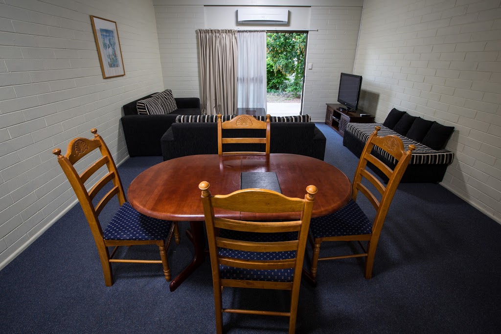 Emerald Gardens Motel & Apartments | 2 Harris St, Emerald QLD 4720, Australia | Phone: (07) 4987 6222