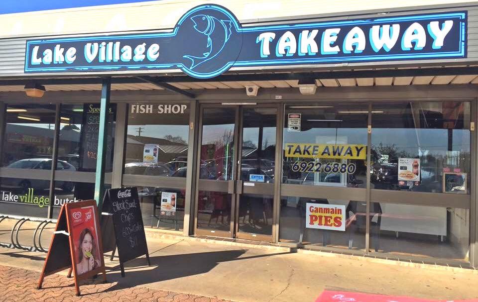 Lake Village Takeaway | store | Shop 3 / 39 Gregory Crs, Lake Albert NSW 2650, Australia | 0269226880 OR +61 2 6922 6880