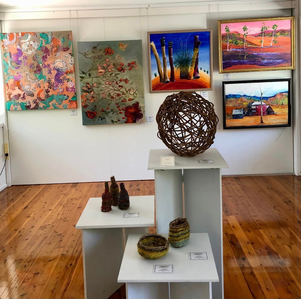 Curlew gallery | 22 Victoria Parade S, Coochiemudlo Island QLD 4184, Australia | Phone: 0438 304 562