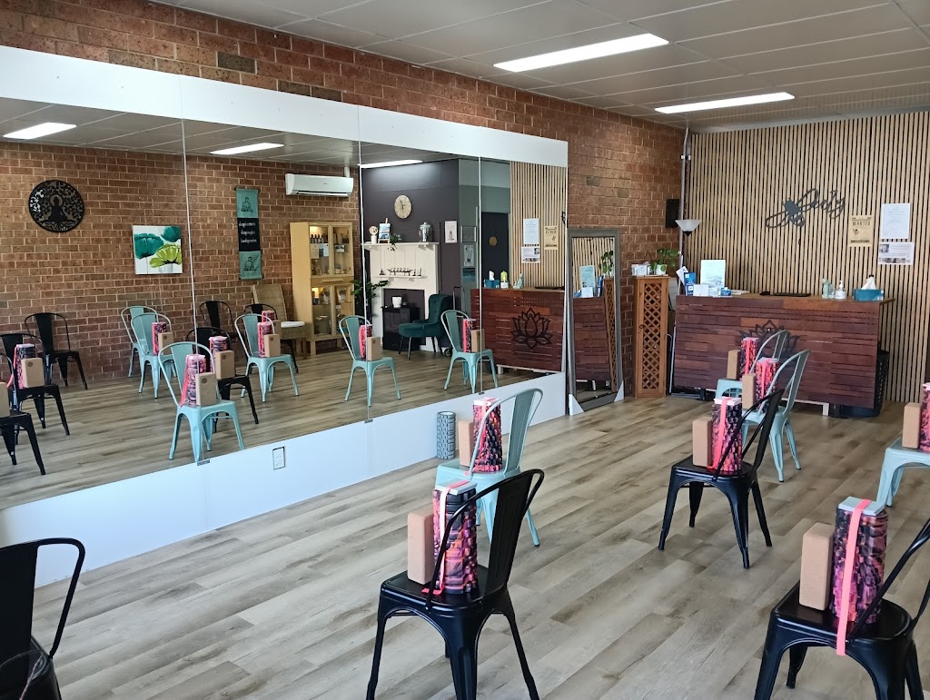 BeeZy Remedial Massage Clinic & Chair Yoga | 1385 Healesville - Koo Wee Rup Rd, Woori Yallock VIC 3139, Australia | Phone: 0466 026 587