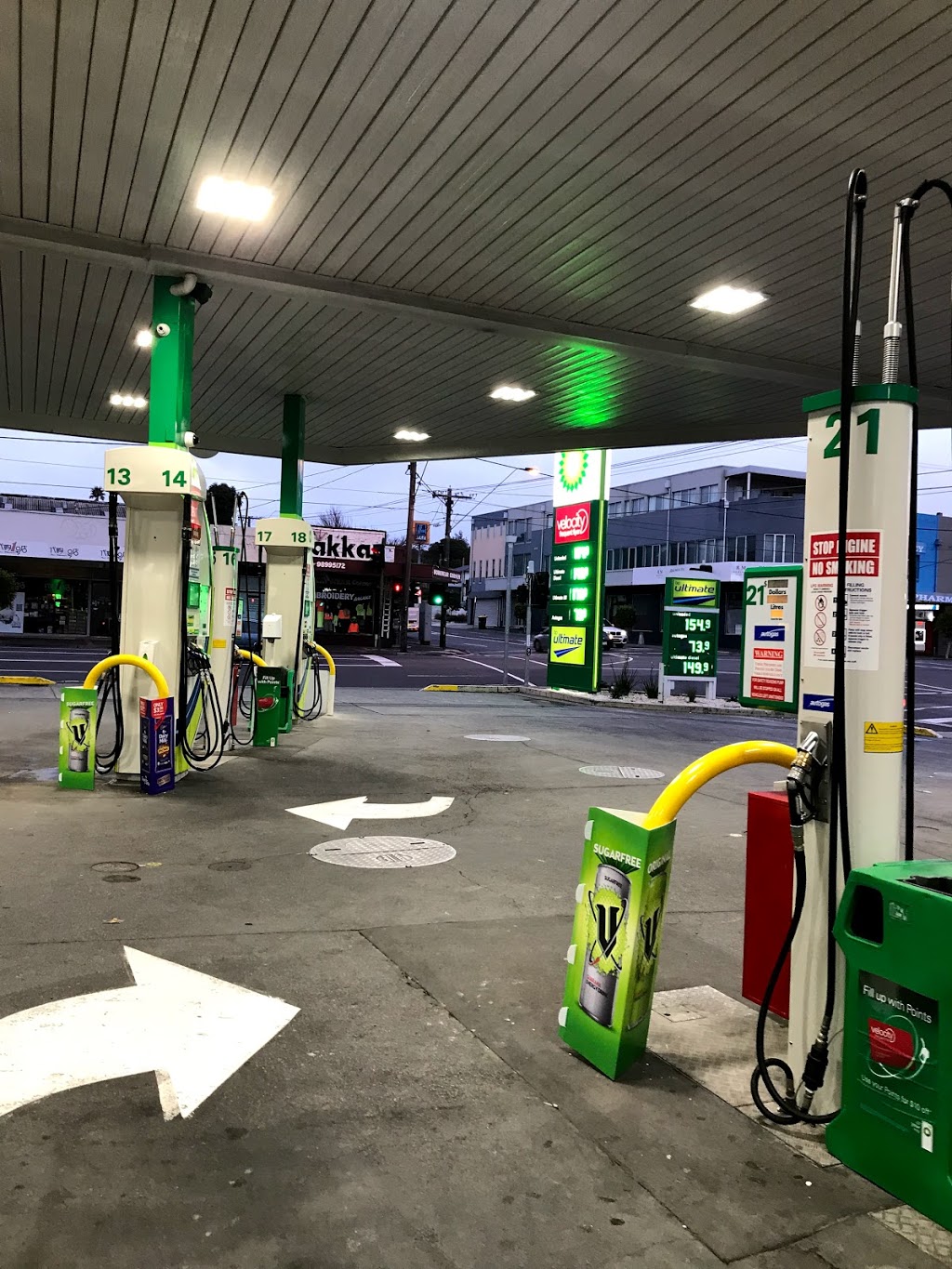 BP | gas station | 891 Canterbury Rd, Box Hill VIC 3128, Australia | 0398992152 OR +61 3 9899 2152
