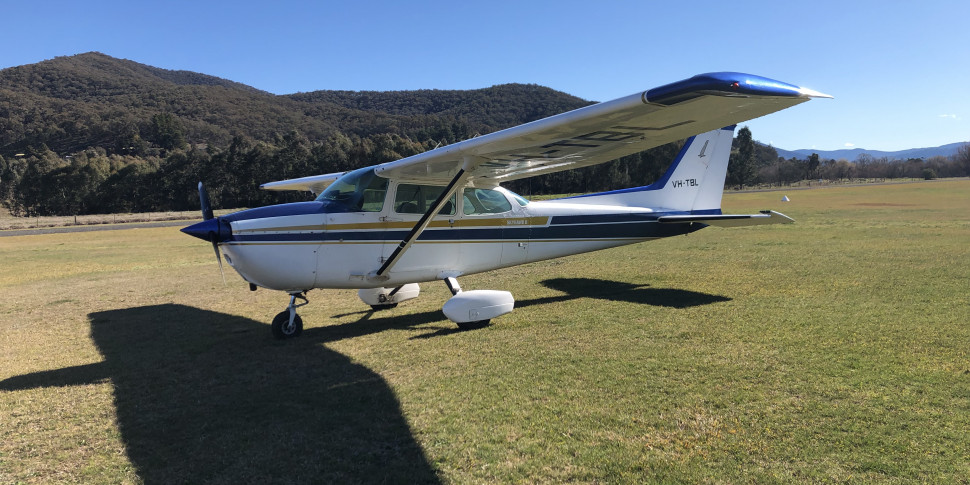 Point Cook Flying Club | Raaf Base Williams, Williams Rd, Point Cook VIC 3030, Australia | Phone: 1300 521 180