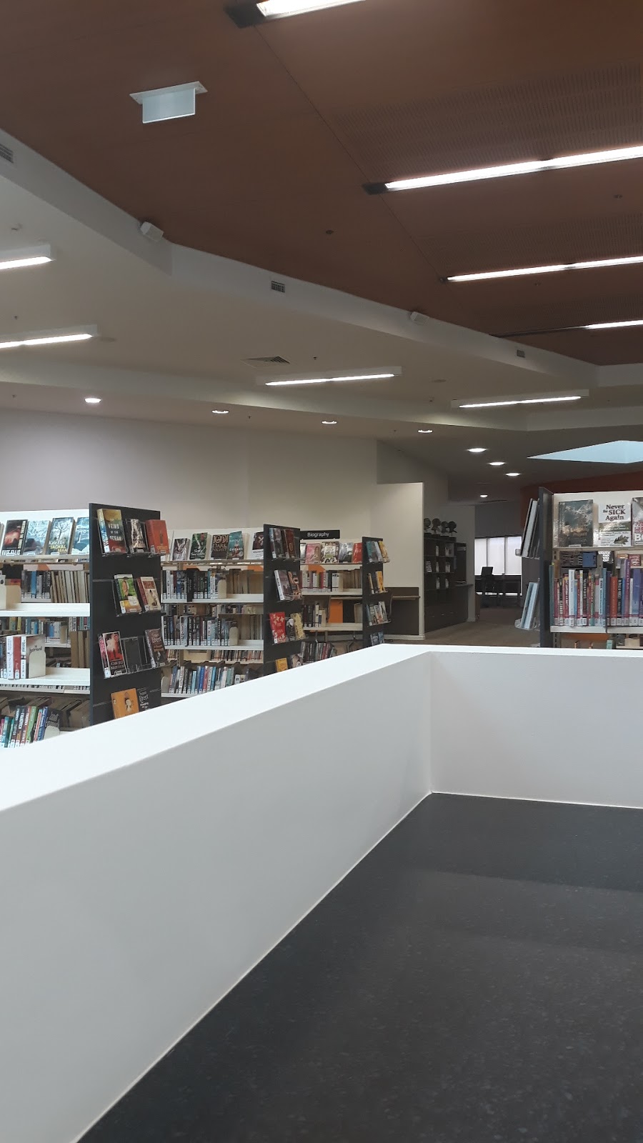 Gatton Library | library | 34 Lake Apex Dr, Gatton QLD 4343, Australia | 0754663434 OR +61 7 5466 3434