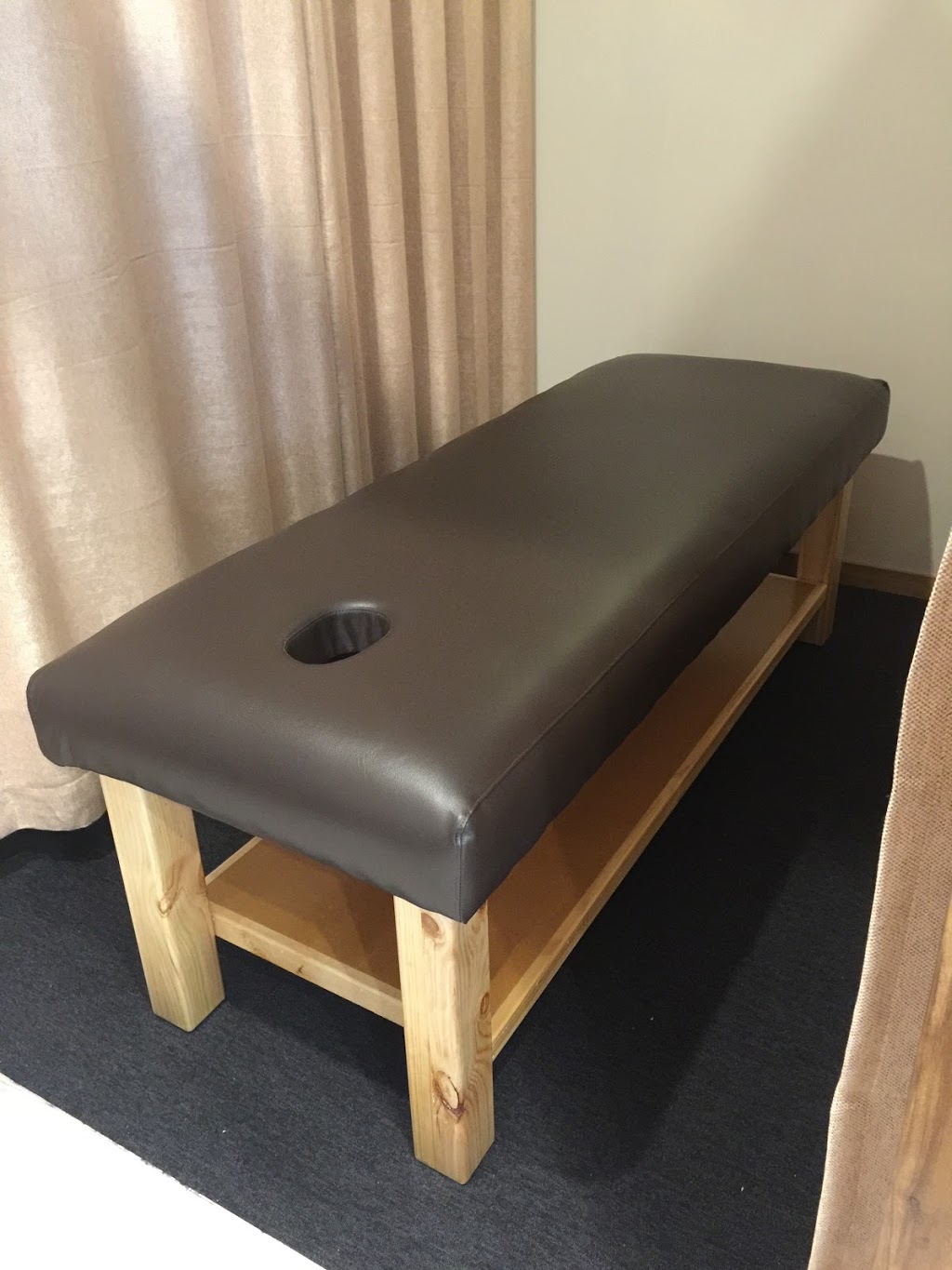 AU Massage Supplies | 3/1-3 Eastspur Ct, Kilsyth South VIC 3137, Australia | Phone: 0403 560 099