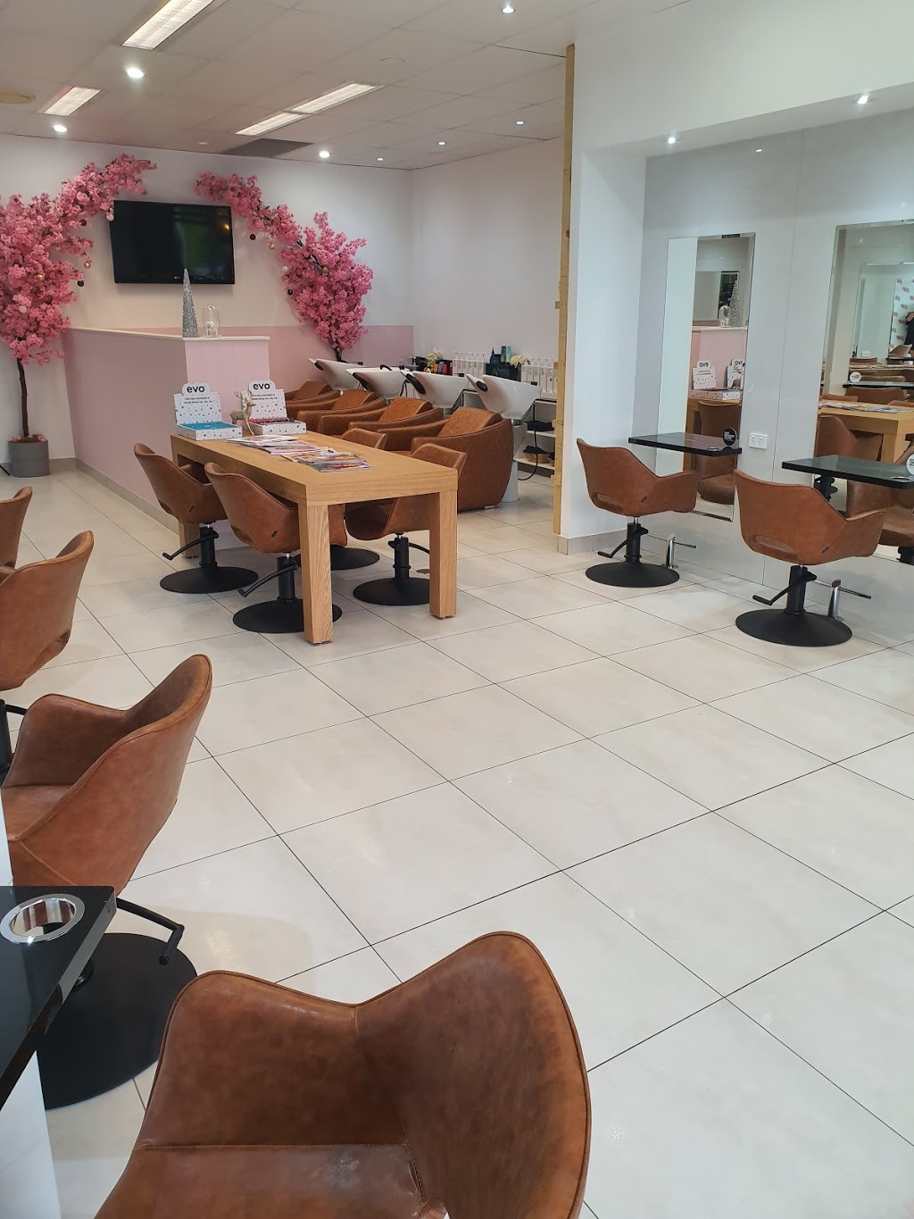 Jásztáv Hair | hair care | 7/25 Pitcairn Way, Pacific Pines QLD 4211, Australia | 0755583811 OR +61 7 5558 3811