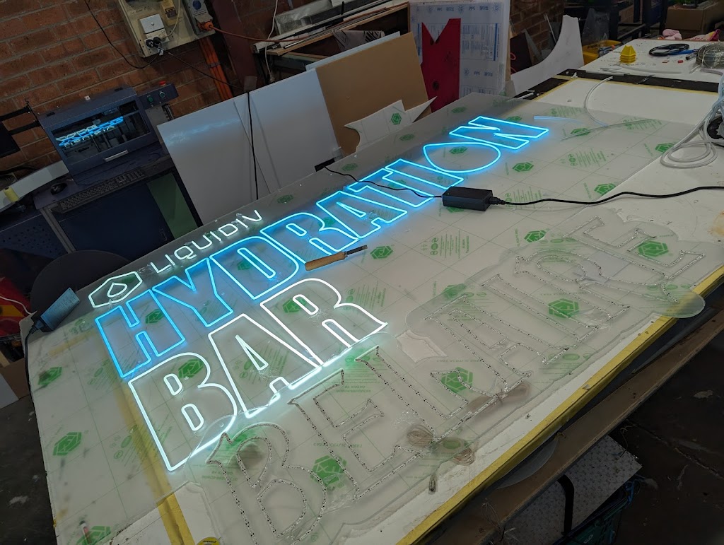 Buzz neons | 26 Luland St, Botany NSW 2019, Australia | Phone: 0432 490 905