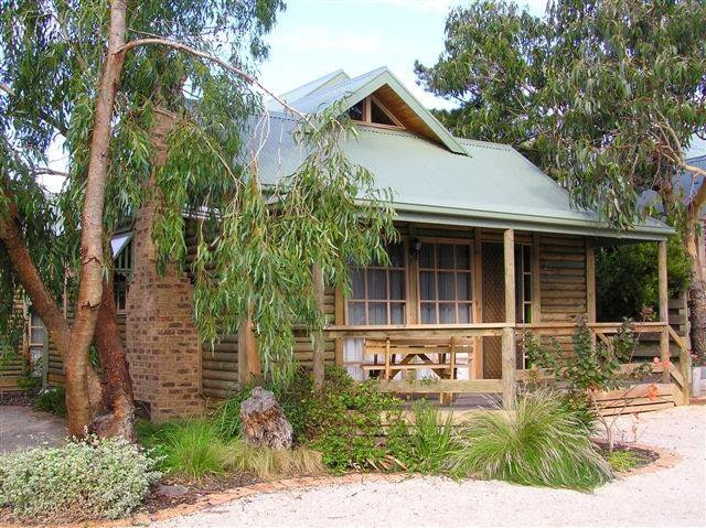 Ti-Tree Village | lodging | 34 Orton St, Ocean Grove VIC 3226, Australia | 0352554433 OR +61 3 5255 4433