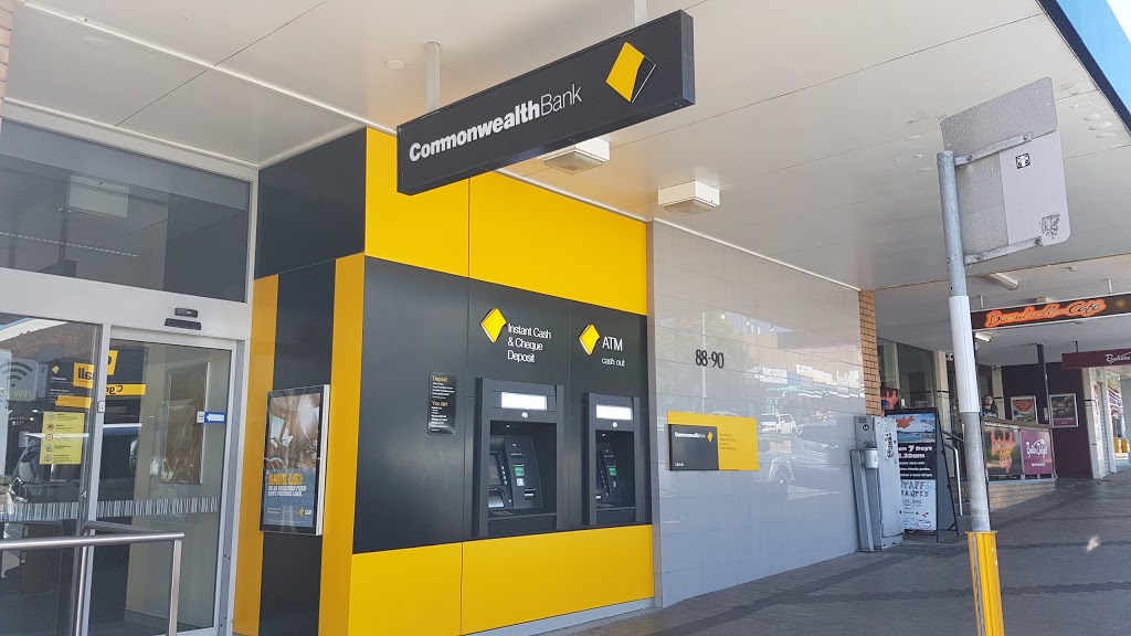 Commonwealth Bank | bank | 88-90 Princes Hwy, Ulladulla NSW 2539, Australia | 132221 OR +61 132221