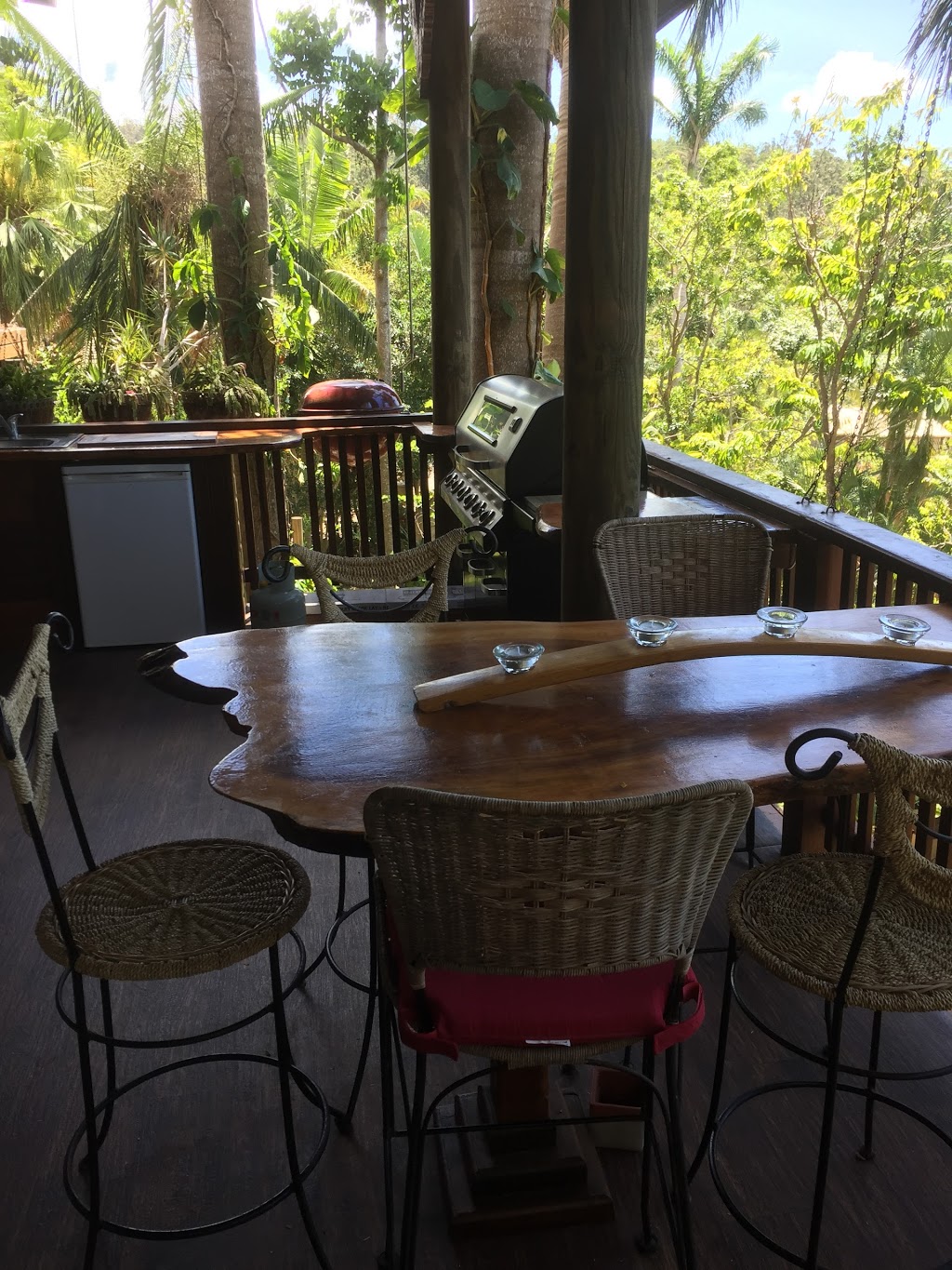 Whitsundays BnB Retreat | 51 Moonlight Dr, Jubilee Pocket QLD 4802, Australia | Phone: 0403 233 644