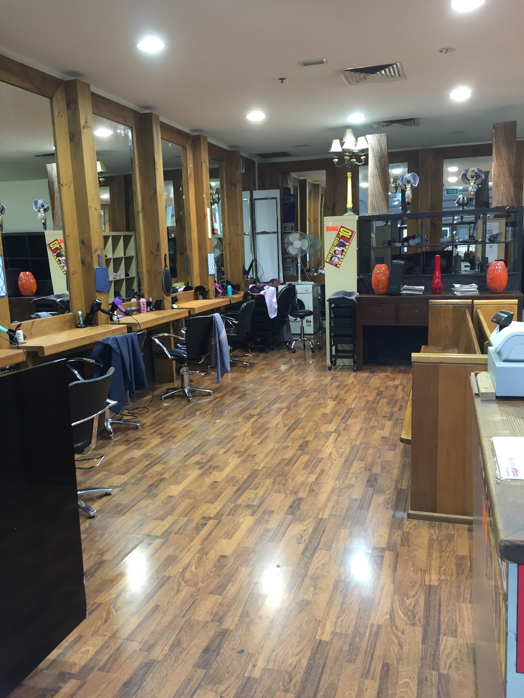 No Frills Hairdressing | hair care | 42/380 Sayers Rd, Wyndham Village Shopping Centre, Tarneit VIC 3029, Australia | 0397496290 OR +61 3 9749 6290