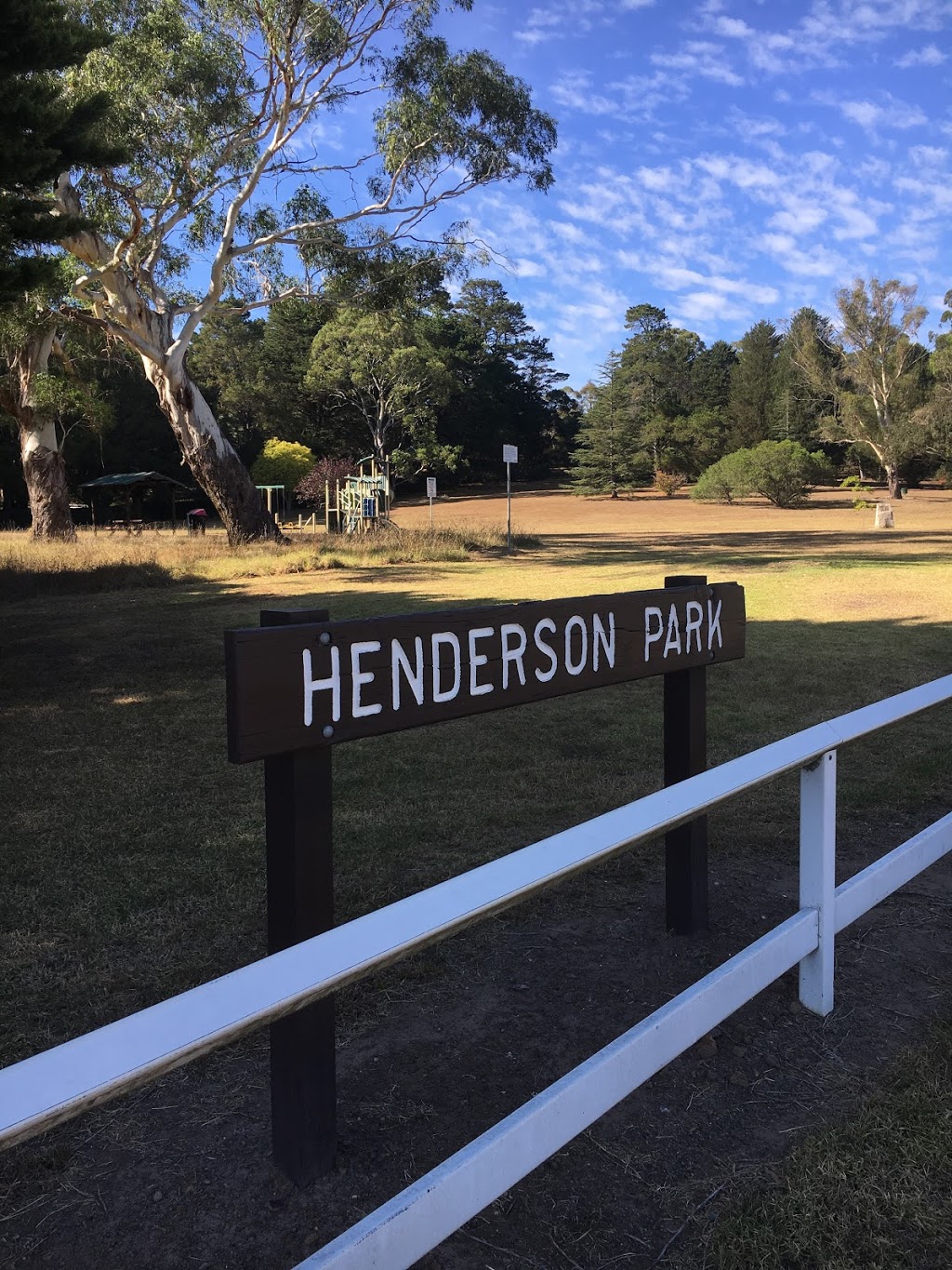 Henderson Park | park | Illawarra Hwy, Moss Vale NSW 2577, Australia | 0248680888 OR +61 2 4868 0888