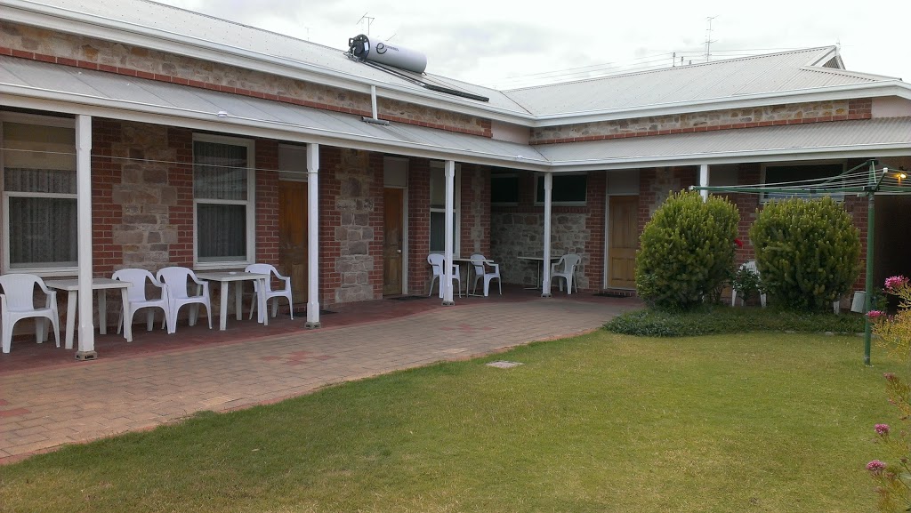 Sonbern Lodge Motel | lodging | 18 John Terrace, Wallaroo SA 5556, Australia | 0888232291 OR +61 8 8823 2291