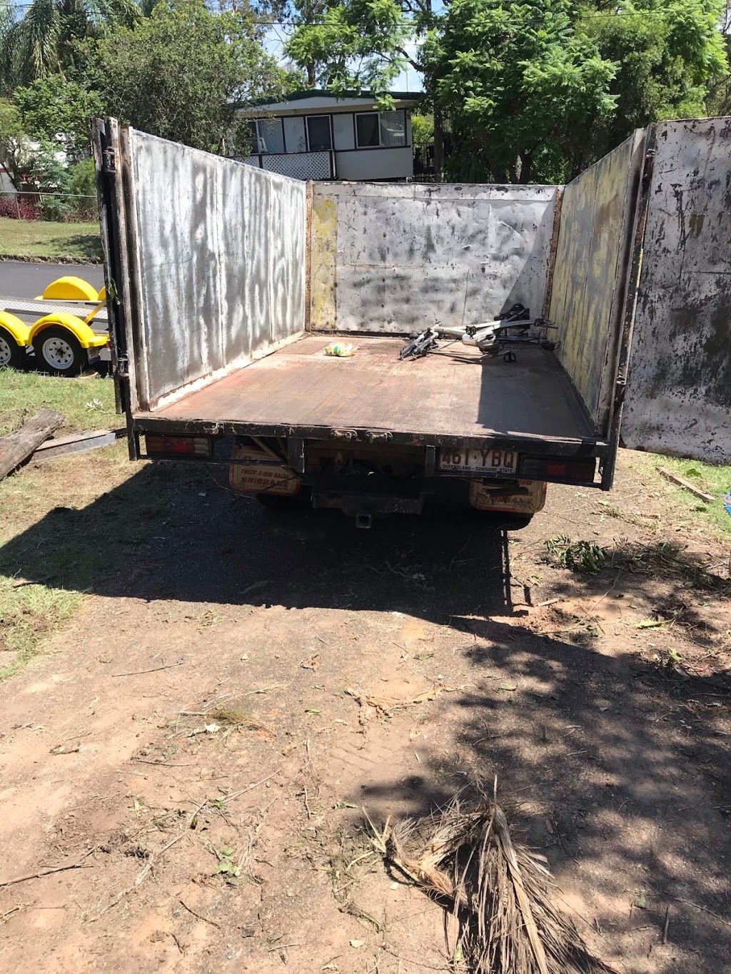 Happy Rubbish Removal | 1/23 Woodroffe Cres, Redbank Plains QLD 4301, Australia | Phone: 0466 385 009