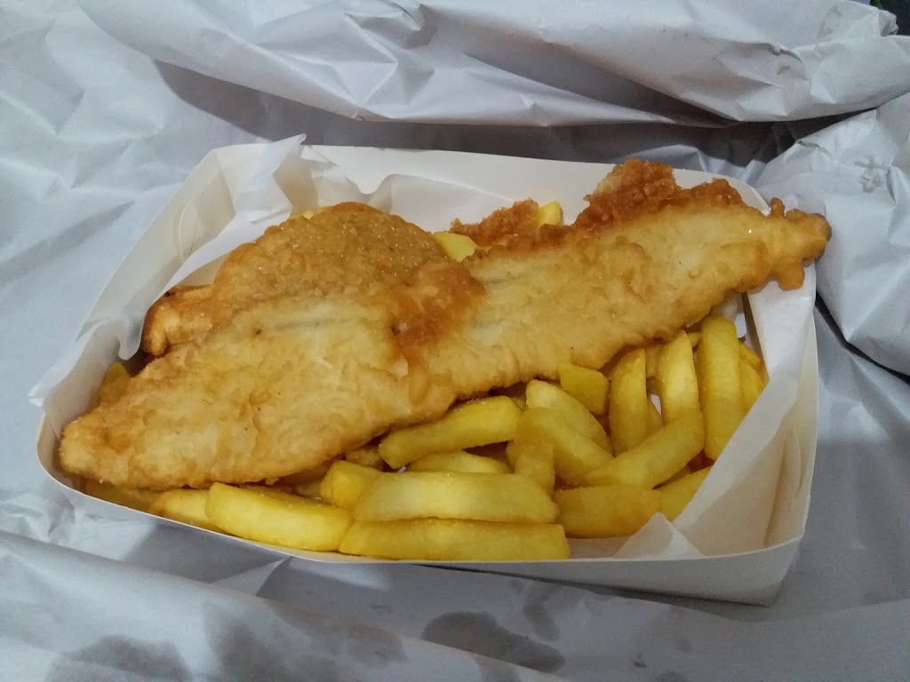 Fishtails Fish & Chippery | meal takeaway | shop 18a/1 Central Ave, Altona Meadows VIC 3028, Australia | 0393607363 OR +61 3 9360 7363
