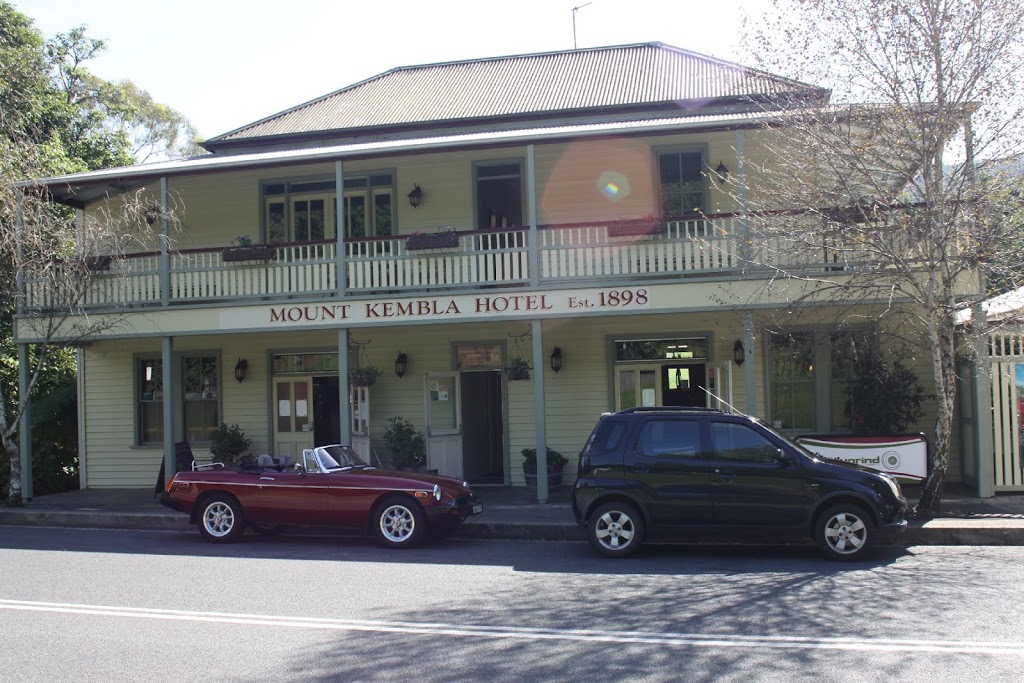 Mount Kembla Village Hotel | lodging | 274 Cordeaux Rd, Mount Kembla NSW 2526, Australia | 0242711119 OR +61 2 4271 1119
