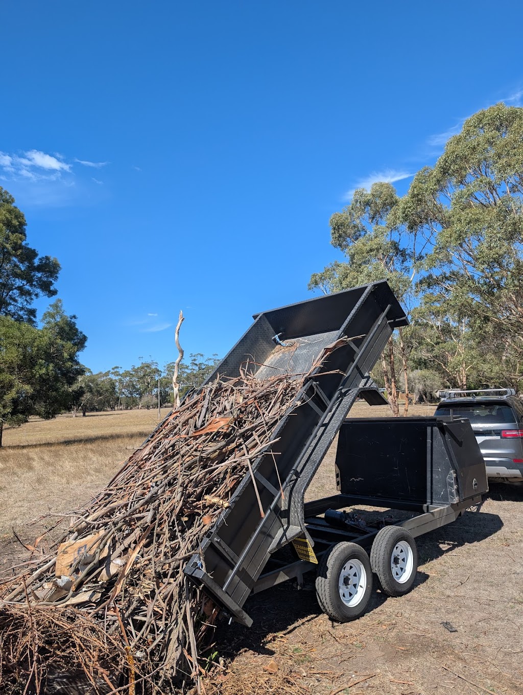 Acreage Lawns and Maintenance | 394 Yankee Flat Rd, Navigators VIC 3352, Australia | Phone: 0436 006 772