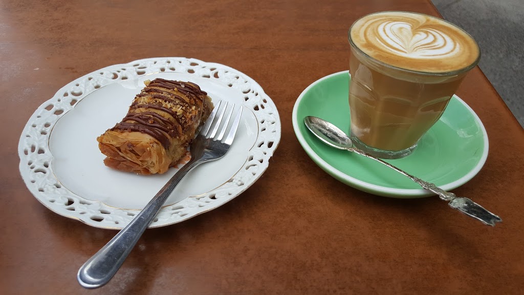 Little White Bull Espresso | cafe | 472 The Esplanade, Warners Bay NSW 2282, Australia | 0249480234 OR +61 2 4948 0234