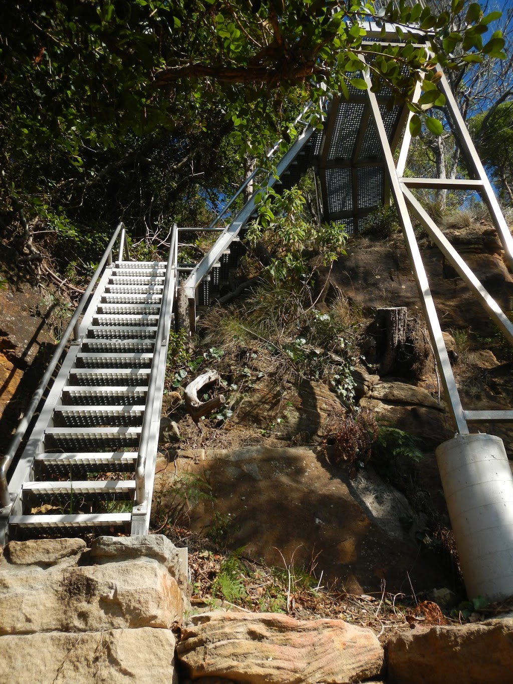 West Head army track | park | W Head Rd, Ku-Ring-Gai Chase NSW 2084, Australia