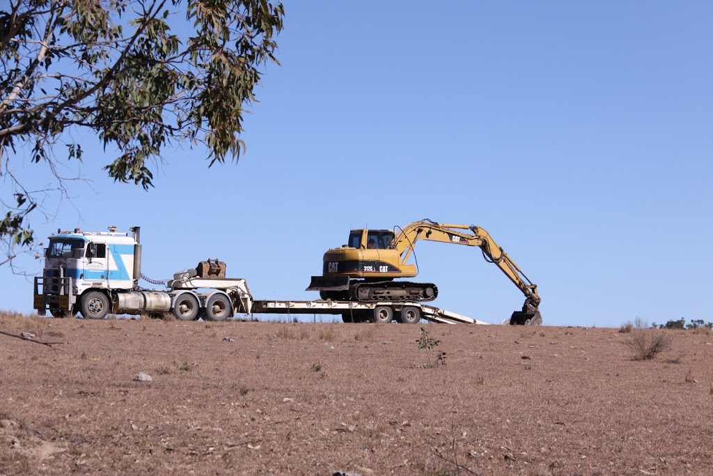 Mark Hughes Earthmoving and Tenterfield Hire | 243 Bellevue Rd, Tenterfield NSW 2372, Australia | Phone: 0427 363 107