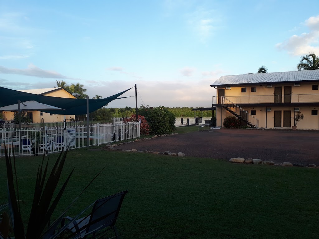 Lucinda Point Hotel Motel | Cnr Keast Street and, Dungeness Rd, Lucinda QLD 4850, Australia | Phone: (07) 4777 8103