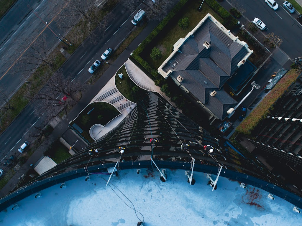 Off Your Wall - High Rise Window Cleaning Gold Coast |  | 3 Kinabalu Dr, Tamborine Mountain QLD 4272, Australia | 0403271182 OR +61 403 271 182