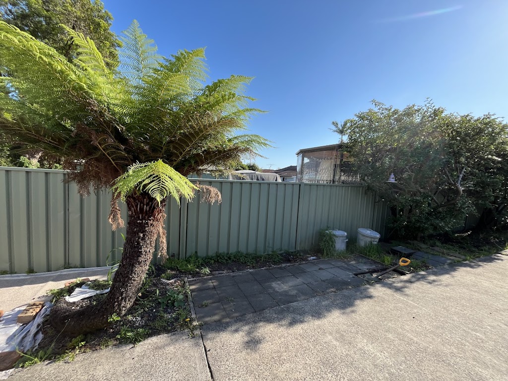 Roots Shoots & Leaves Garden Maintenance | 17 Connaghan Ave, East Corrimal NSW 2518, Australia | Phone: 0490 797 129