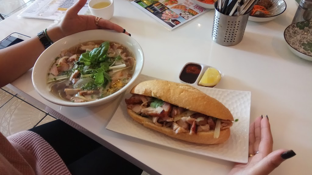 SaiGon Hot Food | 75 Oshanassy st, Melbourne VIC 3429, Australia | Phone: (03) 9740 2210