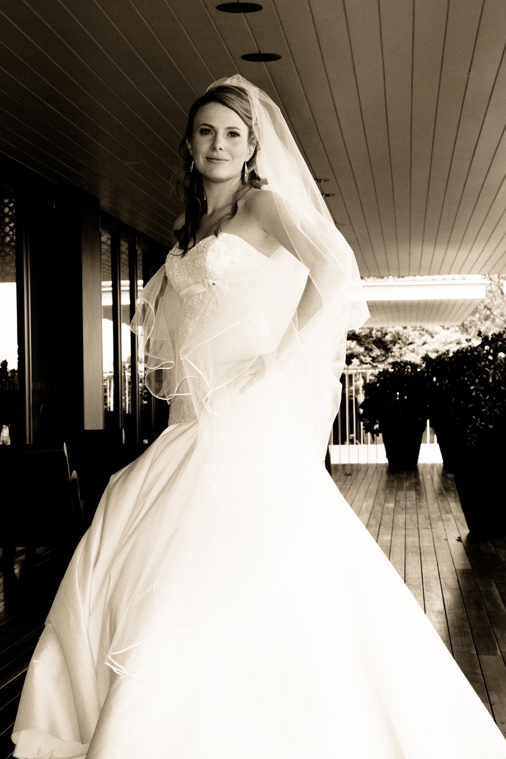 Wedding Photos 4 U | Unit 21/18 Leabons Ln, Seven Hills NSW 2147, Australia | Phone: 0458 011 195