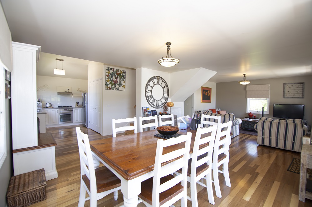 BlueMill Cottage | 9 Blue Wren Cl, Bright VIC 3741, Australia | Phone: 0407 078 744