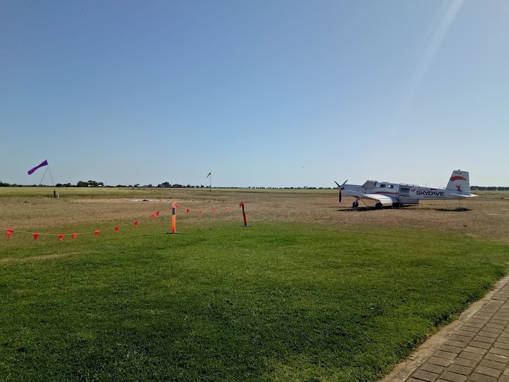 Adelaide Tandem Skydiving Pty Ltd | school | 4158 Port Wakefield Hwy, Lower Light SA 5501, Australia | 0882614161 OR +61 8 8261 4161