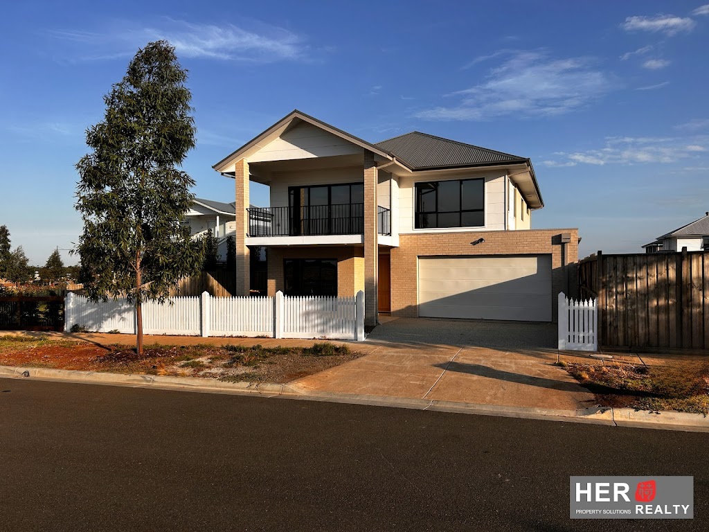 HER Rooms | 27 Echuca Ave, Eynesbury VIC 3338, Australia | Phone: (03) 7302 6888