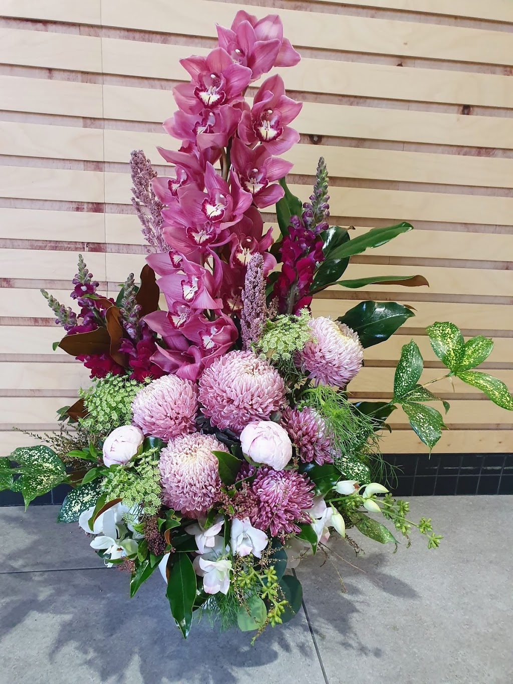 Greensborough Flowers | 25 Main St, Greensborough VIC 3088, Australia | Phone: (03) 9432 8400