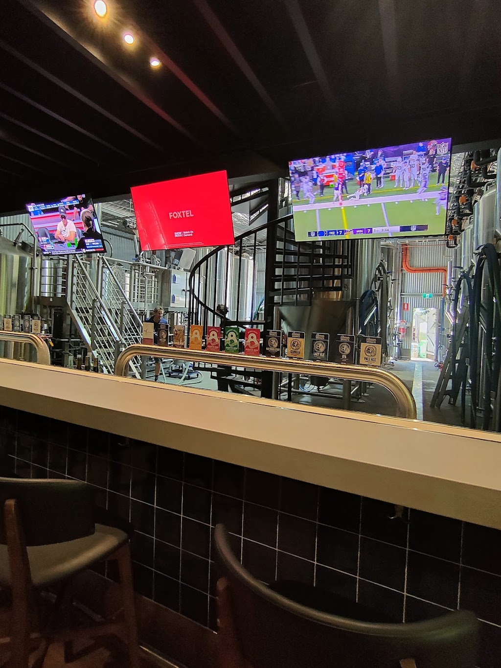 The Kennel Tap Room & Sports Bar at Boxer Brewing Co. | 79 Main Western Rd, Tamborine Mountain QLD 4272, Australia | Phone: (07) 5545 2609