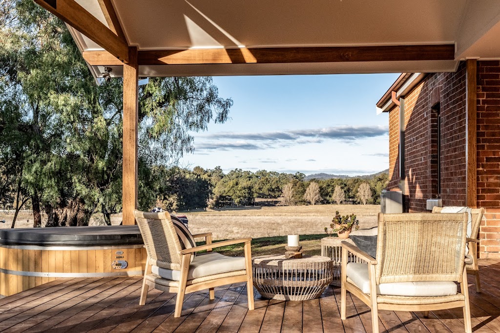Highgrove Cottage | 379 Henry Lawson Dr, Eurunderee NSW 2850, Australia | Phone: 0417 240 294