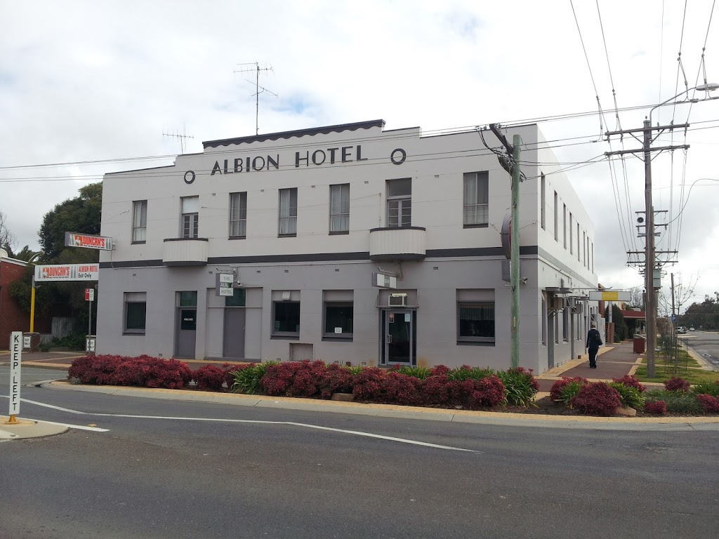 Albion Hotel Motel - Finley | 155-161 Murray St, Finley NSW 2713, Australia | Phone: 0411 585 200