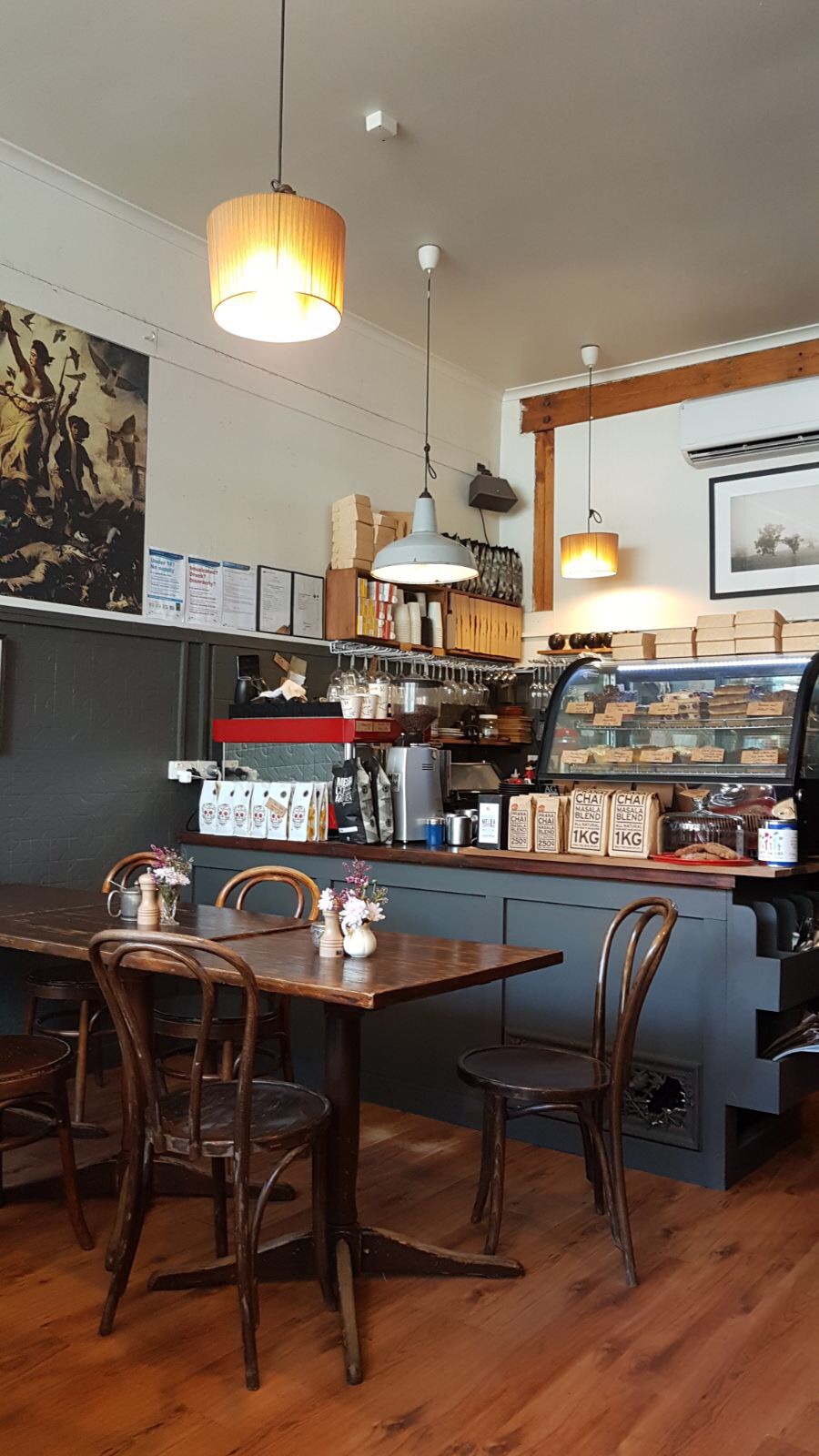 Little Swallow Cafe | cafe | 62 Piper St, Kyneton VIC 3444, Australia | 0354226702 OR +61 3 5422 6702
