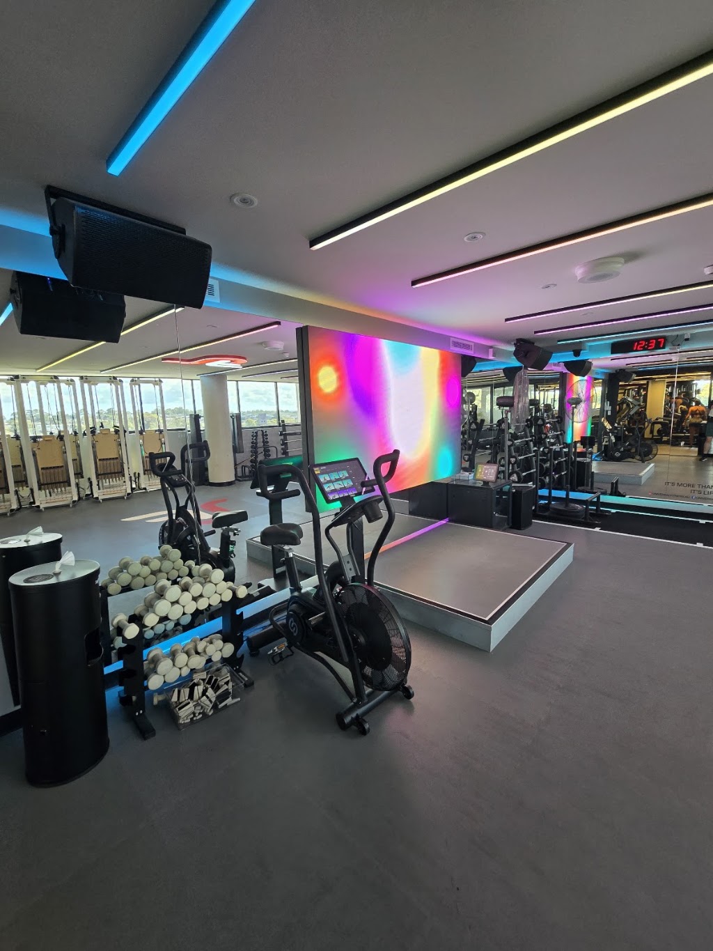 Universal Fitness Pemulwuy | 44 Winnima Cct, Pemulwuy NSW 2145, Australia | Phone: (02) 9631 6414