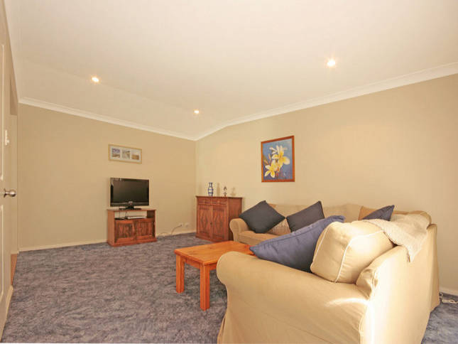 South Coast Holiday House - Dog Friendly | lodging | 12 Rackham Cres, Burrill Lake NSW 2539, Australia | 0438587873 OR +61 438 587 873
