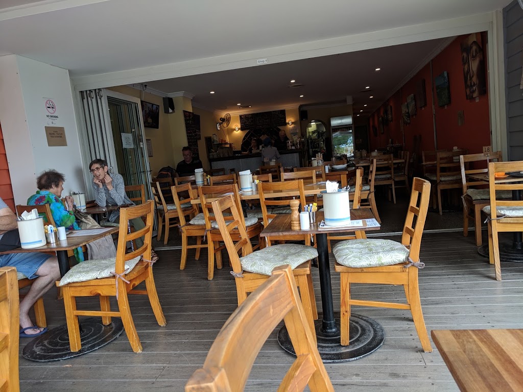 Village Cafe Restaurant Laurieton | 4/60 Bold St, Laurieton NSW 2443, Australia | Phone: (02) 6559 7737