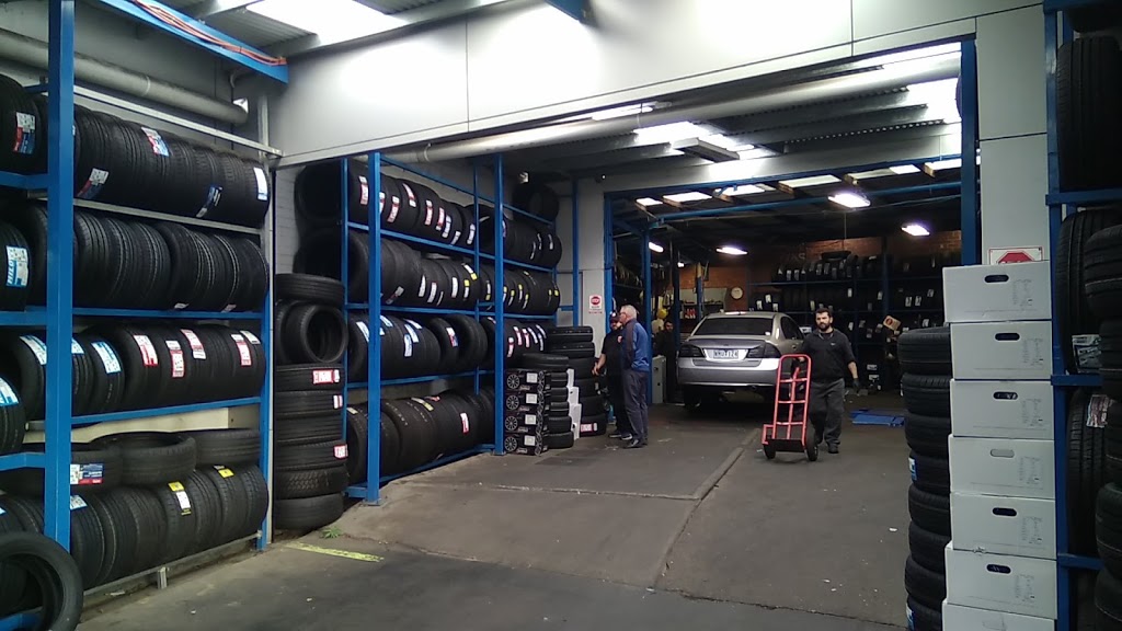 Fawkner Tyre Mart | car repair | 1158 Sydney Rd, Fawkner VIC 3060, Australia | 0393590004 OR +61 3 9359 0004